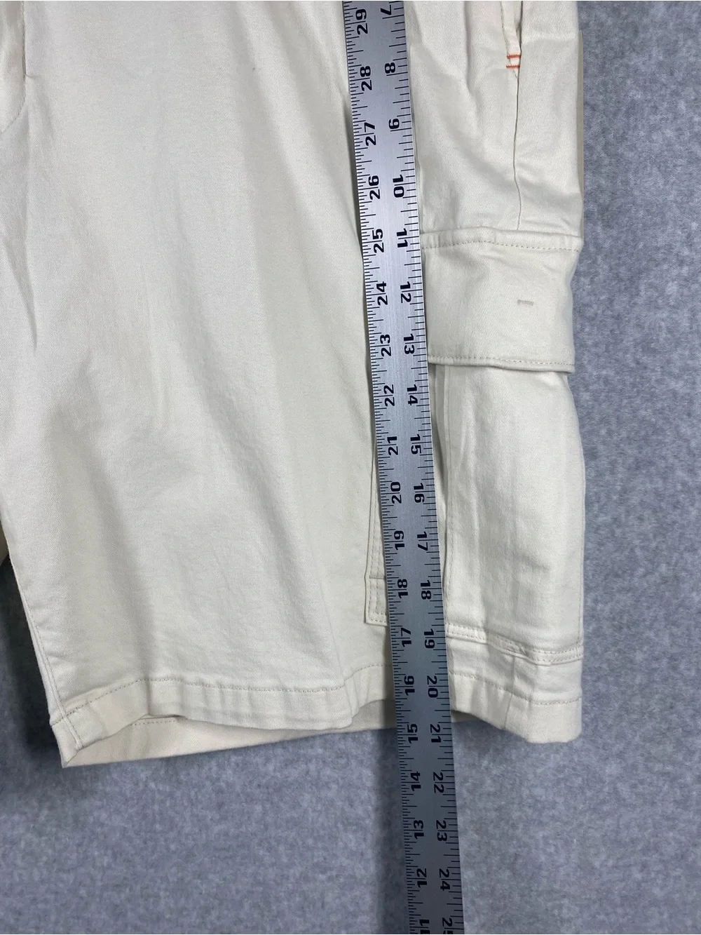 Tommy Bahama Coast Cargo Short Men’s Size 49x9” sand Stretch soft casual NWT